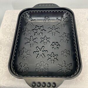 Nordic Ware Nonstick Cast Aluminum Snowflake‎ Baking Pan 13"x8.5"